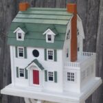 Signature Series Dutch Colonial 13.5 in x 10.5 in x 12.5 in Birdhouse (Part number: HB-9509) - Image 2